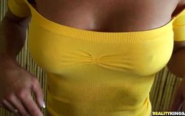 Mature blond Montana Skye is goluptious that will be fucked