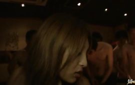 Chic bombshell Lara Mizuki deep hard and with so much sexual desire