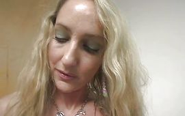 Mature blond Lori is aphrodisiac and bonks like a real pro